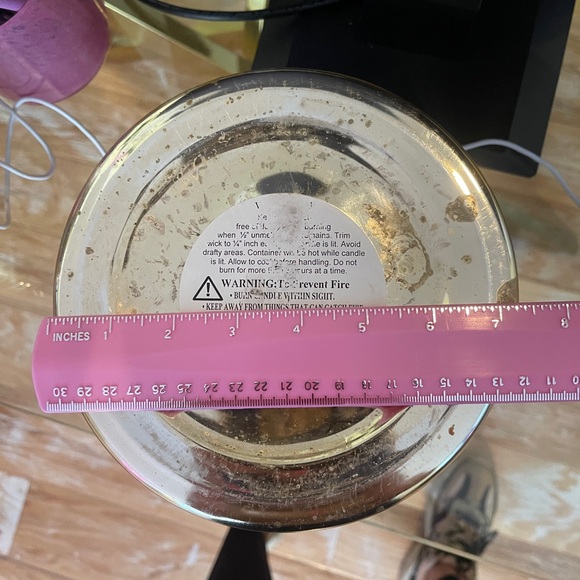 Illuminazione (illumination) scented candle gold 6in tall by 7in wide - Picture 6 of 6